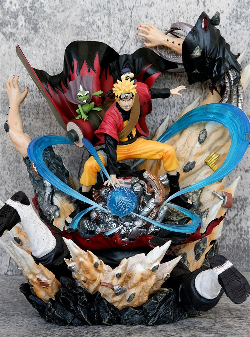 Naruto figure against Pain 